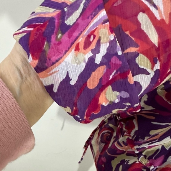 ANA sz med top sheer fuller style. In a colorful spring style - Picture 10 of 14